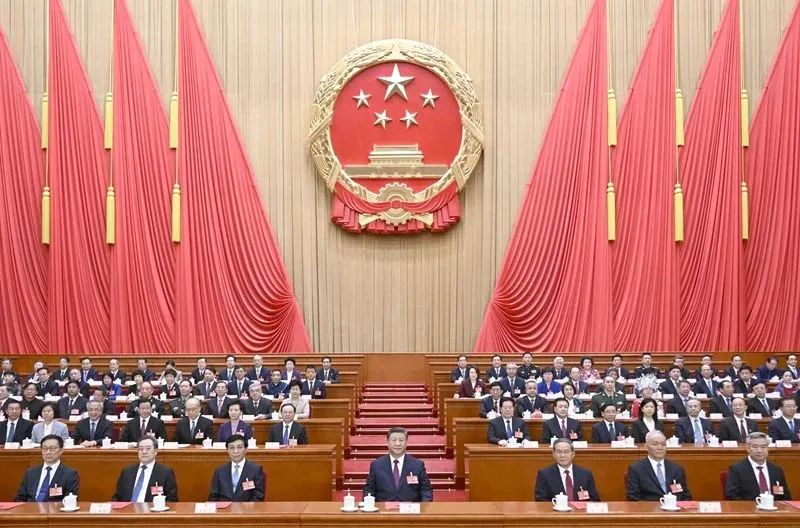 【两会快讯】十四届全国人大三次会议在京闭幕 习近平等在主席台就座